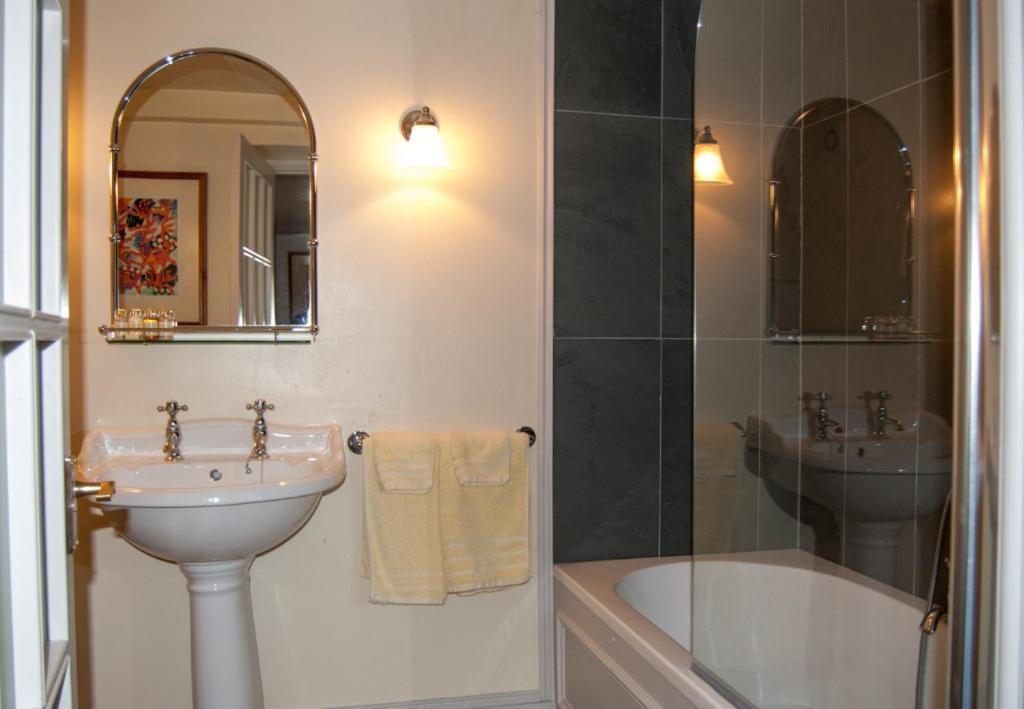 Bed and Breakfast Number 5 Шефтсбери Номер фото
